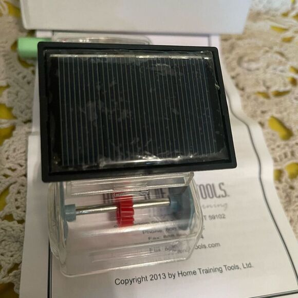 Solar Cell Trolley solar powered car new in box 
El-Solrcar
With battery - Picture 7 of 9